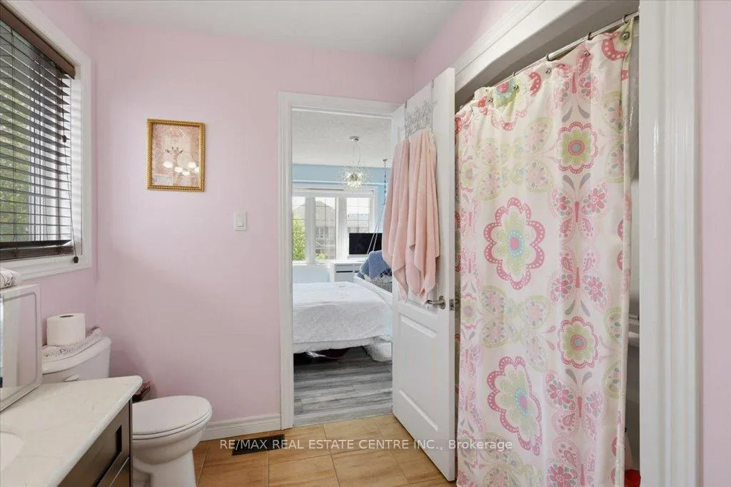 Photo 38 of 126 Goldschmidt Crescent, Wilmot — HOMEH