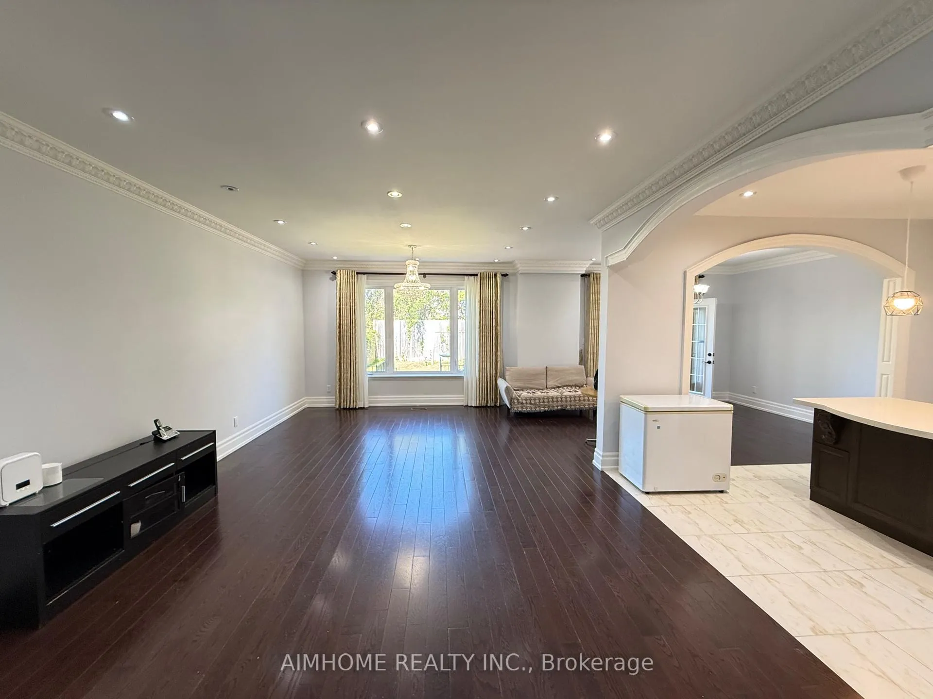 Photo 3 of 150 Aylesworth Avenue, Scarborough, Birchcliffe-Cliffside — HOMEH