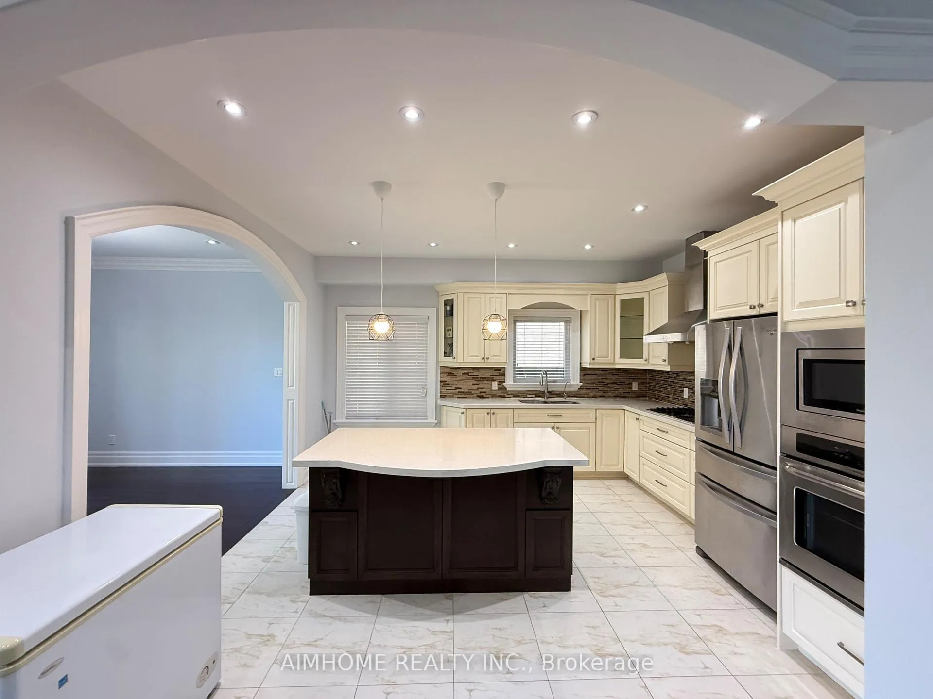 Photo 4 of 150 Aylesworth Avenue, Scarborough, Birchcliffe-Cliffside — HOMEH