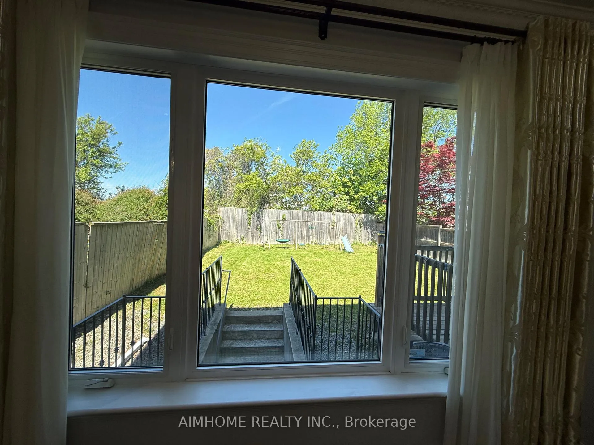 Photo 12 of 150 Aylesworth Avenue, Scarborough, Birchcliffe-Cliffside — HOMEH