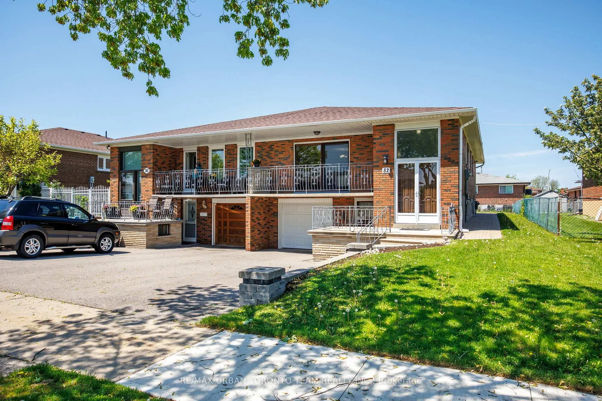 Photo 2 of 82 Button Road, Vaughan, West Woodbridge — HOMEH