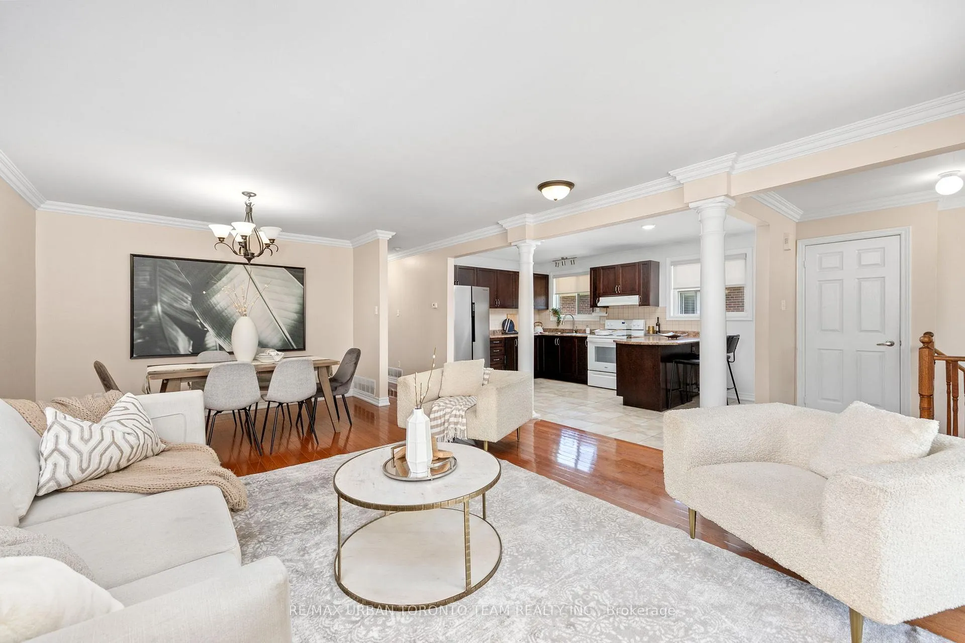 Photo 3 of 82 Button Road, Vaughan, West Woodbridge — HOMEH