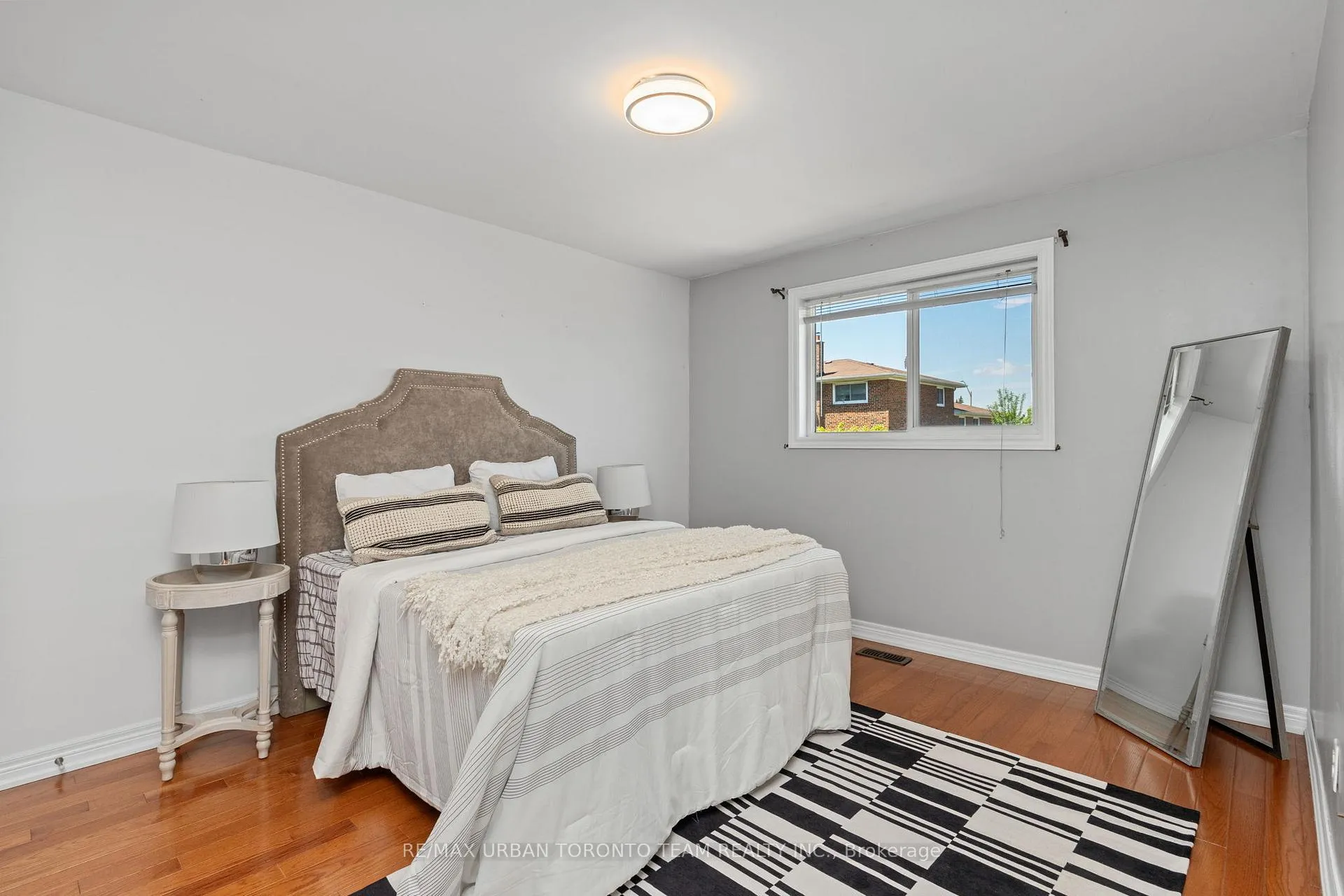 Photo 11 of 82 Button Road, Vaughan, West Woodbridge — HOMEH
