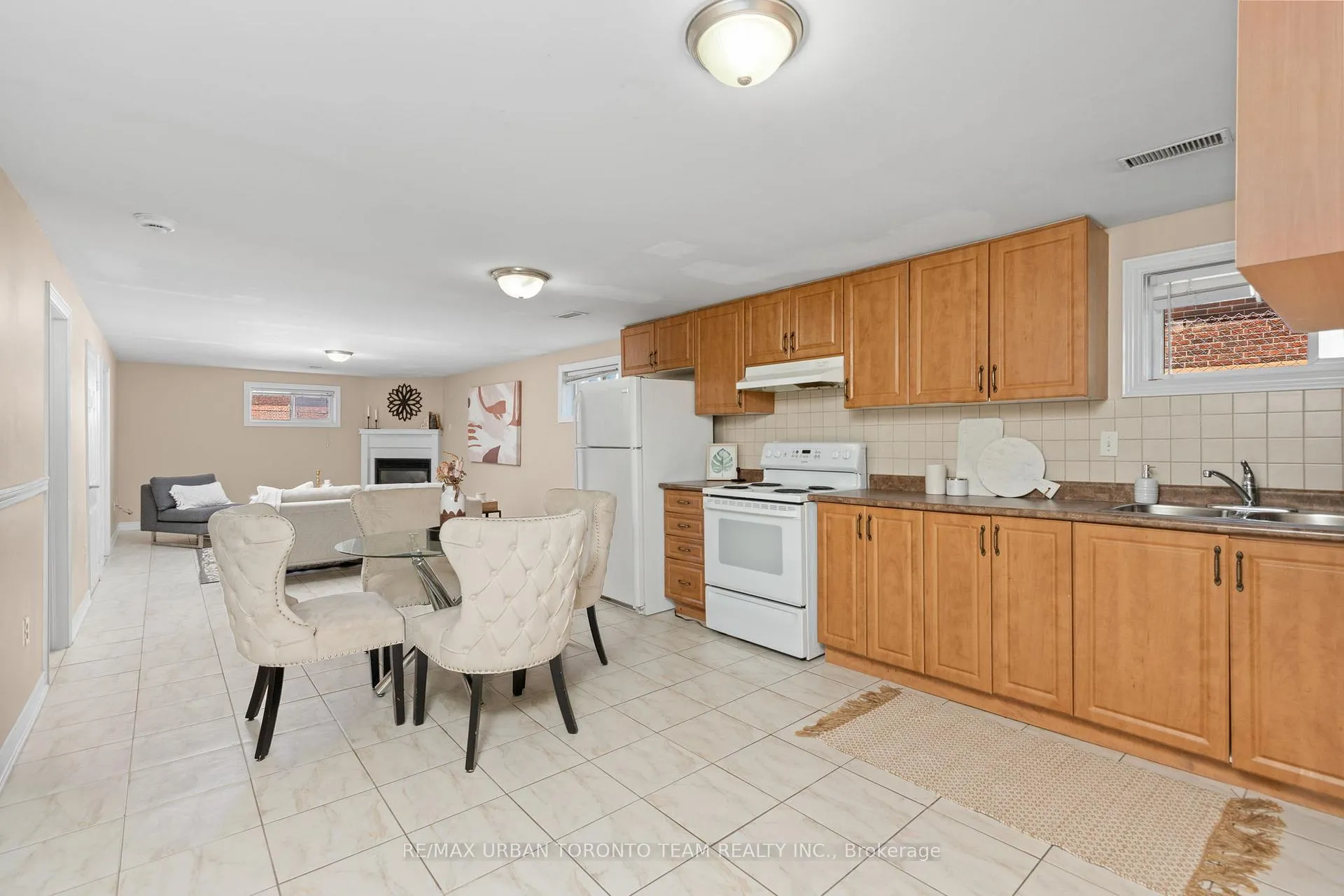 Photo 18 of 82 Button Road, Vaughan, West Woodbridge — HOMEH