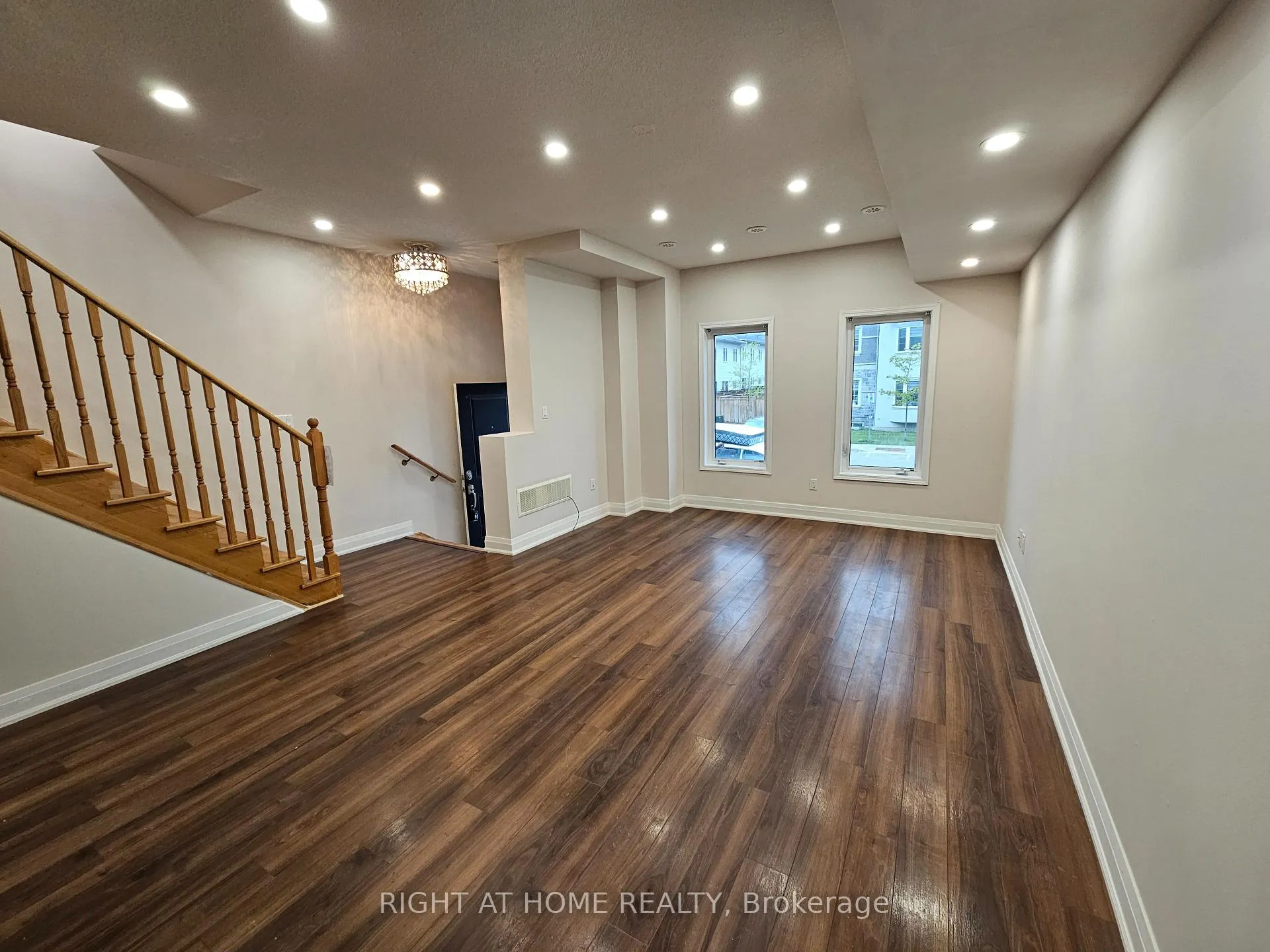 Photo 3 of Unit 4, 1040 Elton Way E, Whitby, Pringle Creek — HOMEH