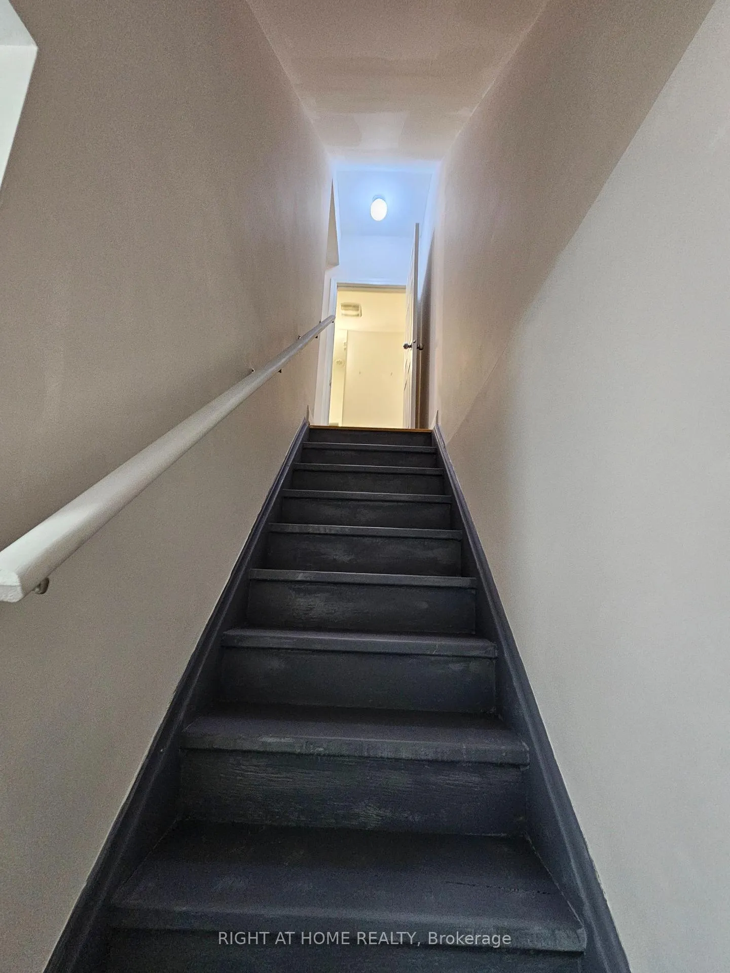 Photo 28 of Unit 4, 1040 Elton Way E, Whitby, Pringle Creek — HOMEH