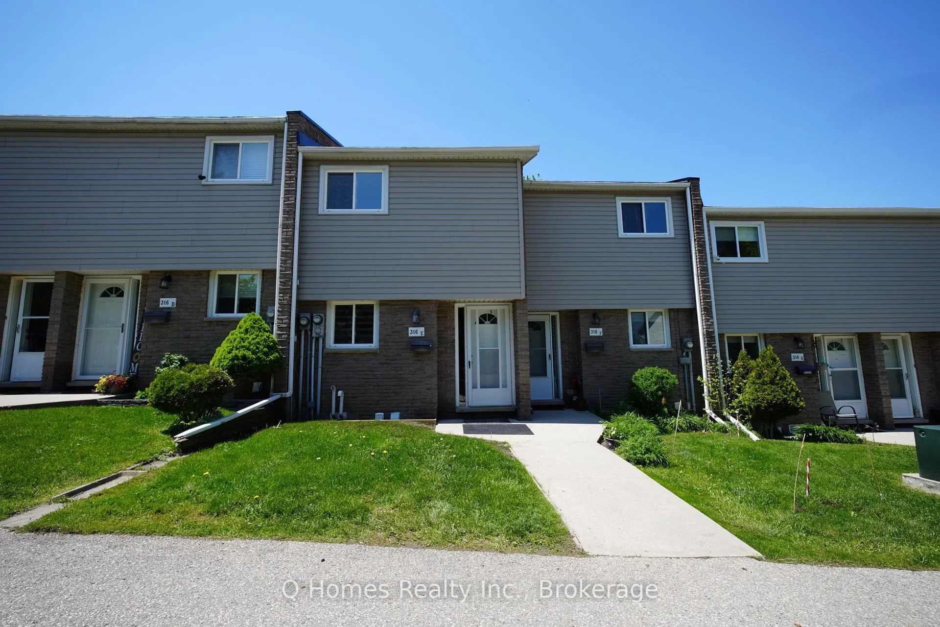 Photo 1 of 316E Bluevale Street N, Waterloo, Lincoln Heights — HOMEH
