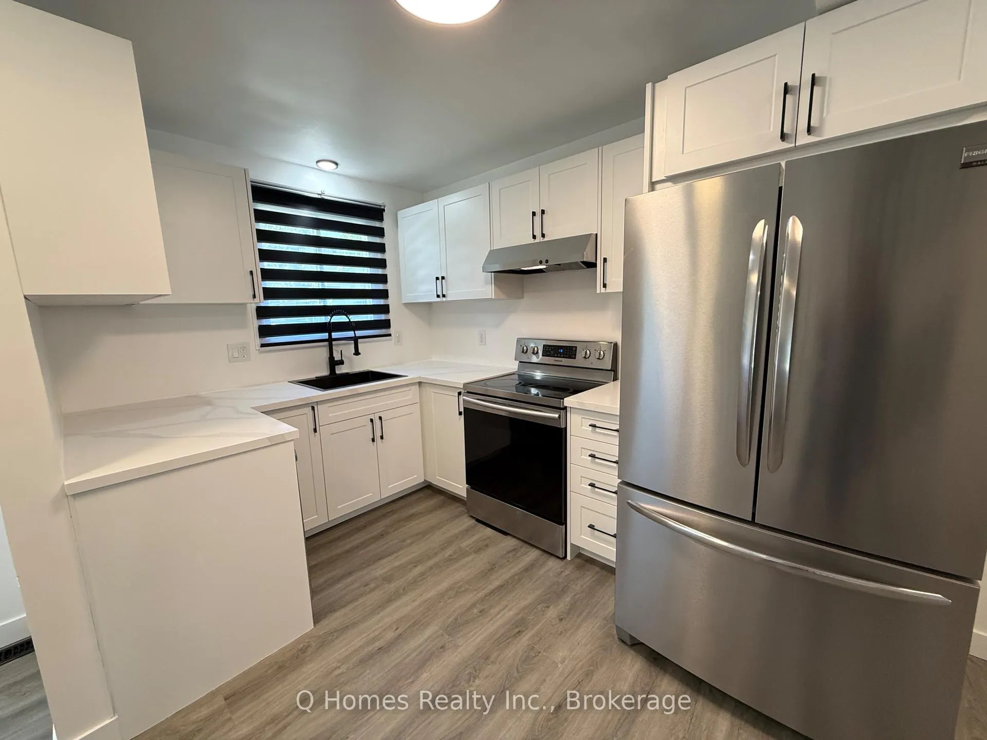 Photo 5 of 316E Bluevale Street N, Waterloo, Lincoln Heights — HOMEH