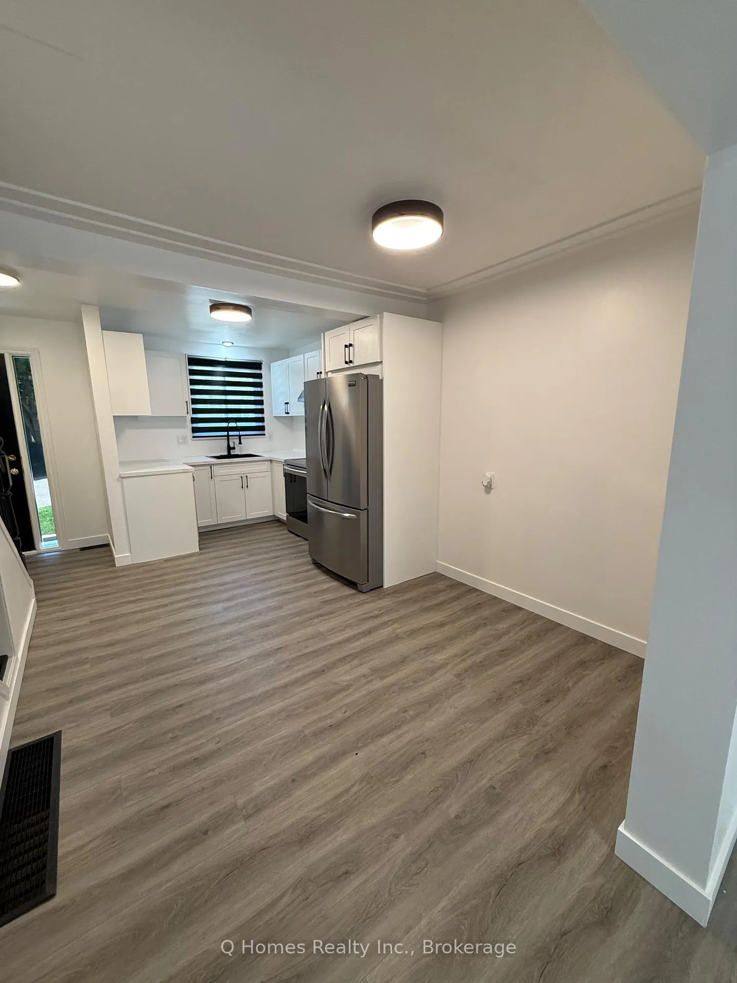 Photo 7 of 316E Bluevale Street N, Waterloo, Lincoln Heights — HOMEH