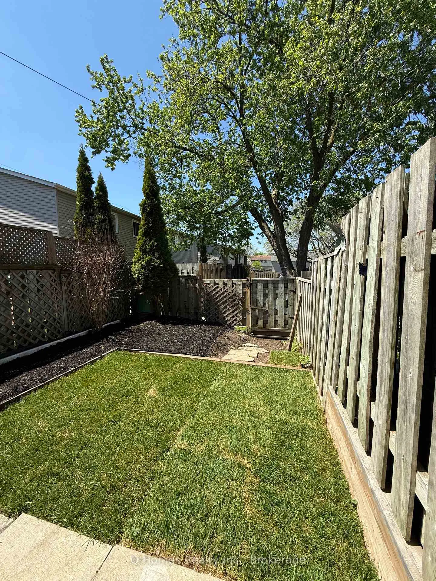 Photo 31 of 316E Bluevale Street N, Waterloo, Lincoln Heights — HOMEH