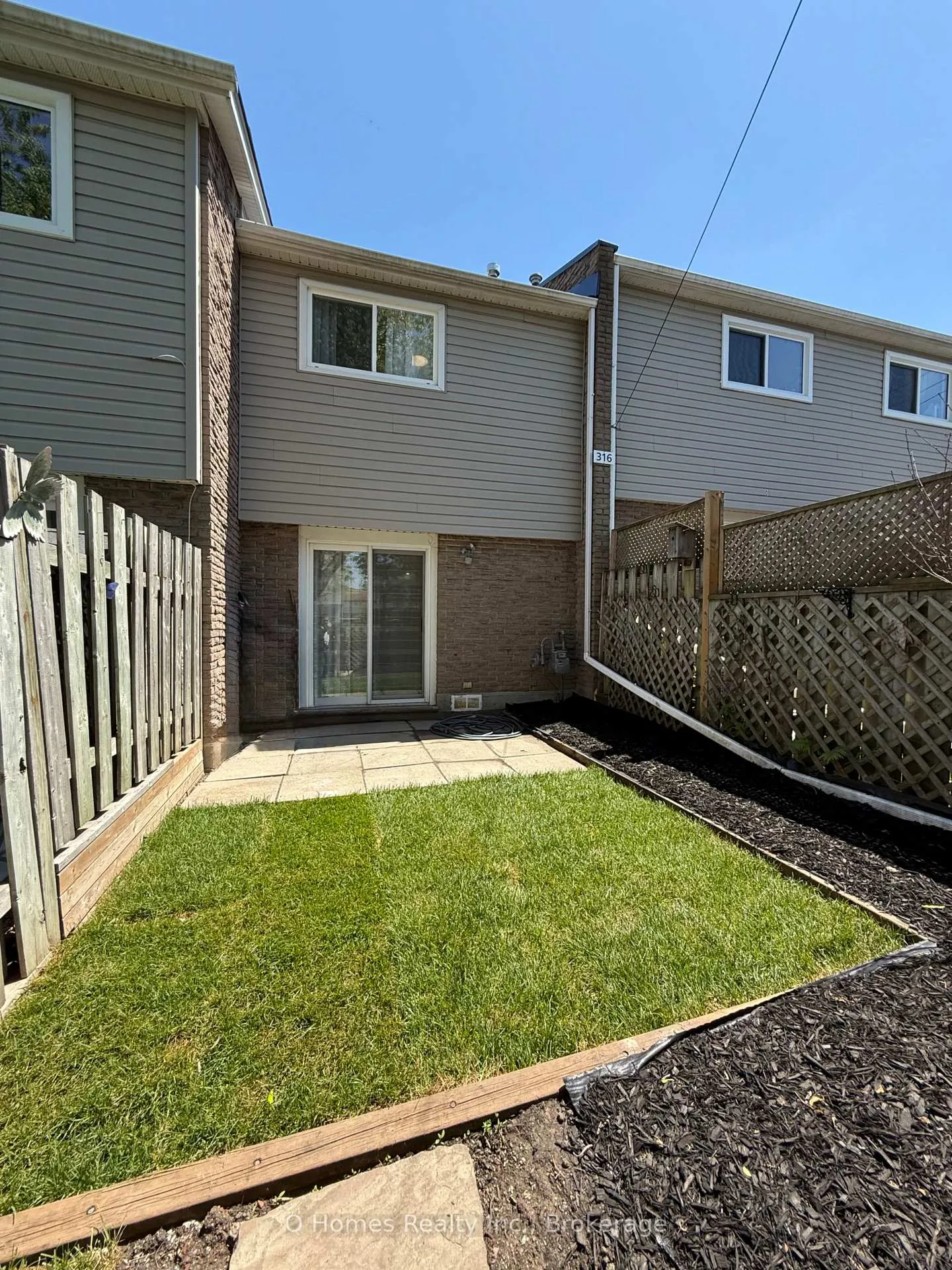 Photo 32 of 316E Bluevale Street N, Waterloo, Lincoln Heights — HOMEH