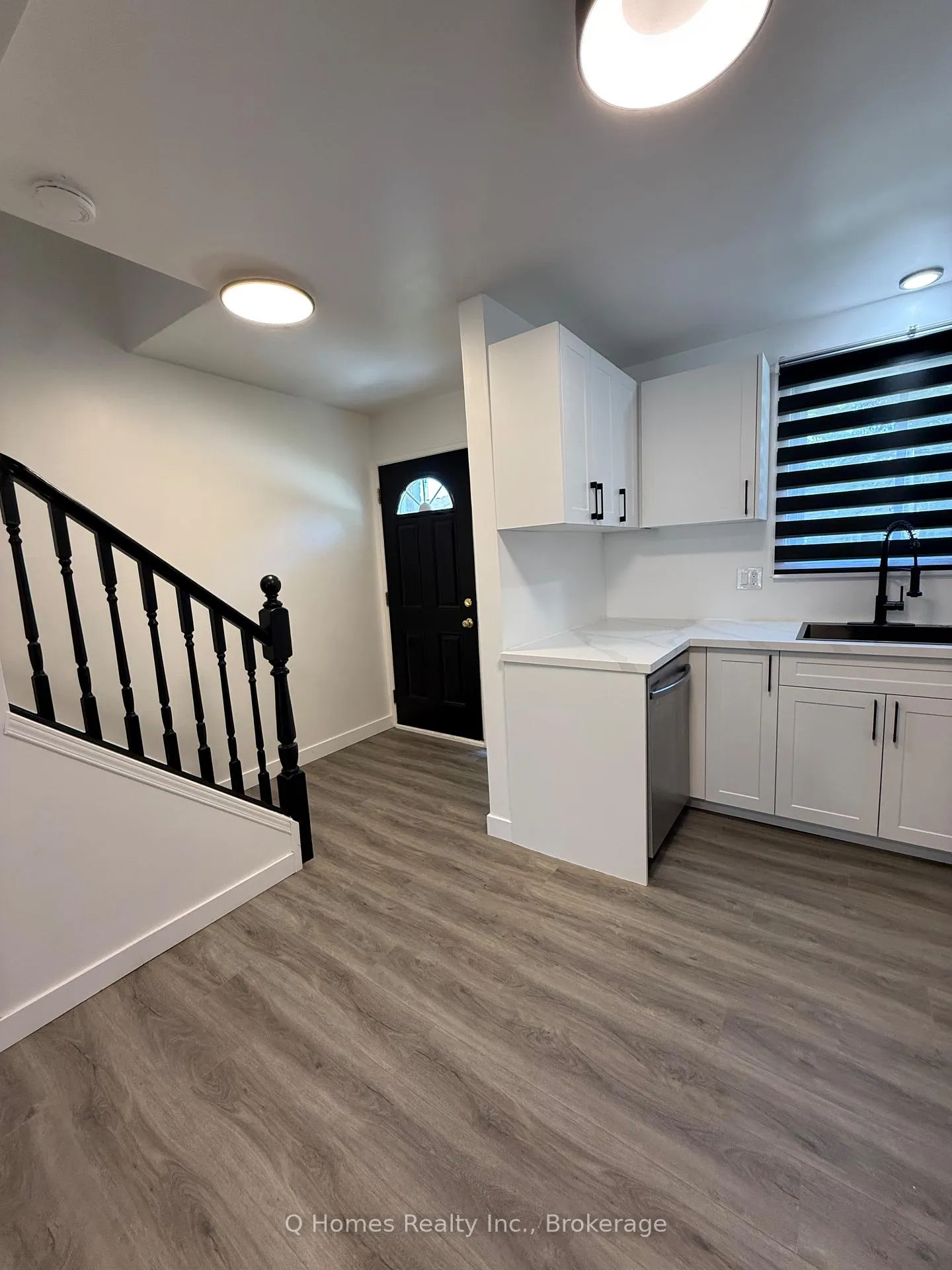 Photo 12 of 316E Bluevale Street N, Waterloo, Lincoln Heights — HOMEH