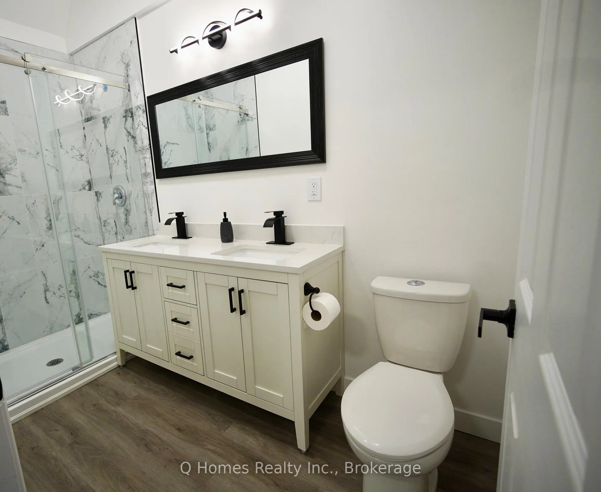 Photo 15 of 316E Bluevale Street N, Waterloo, Lincoln Heights — HOMEH