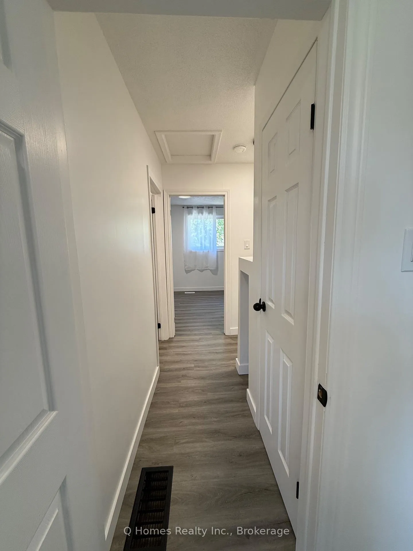 Photo 18 of 316E Bluevale Street N, Waterloo, Lincoln Heights — HOMEH