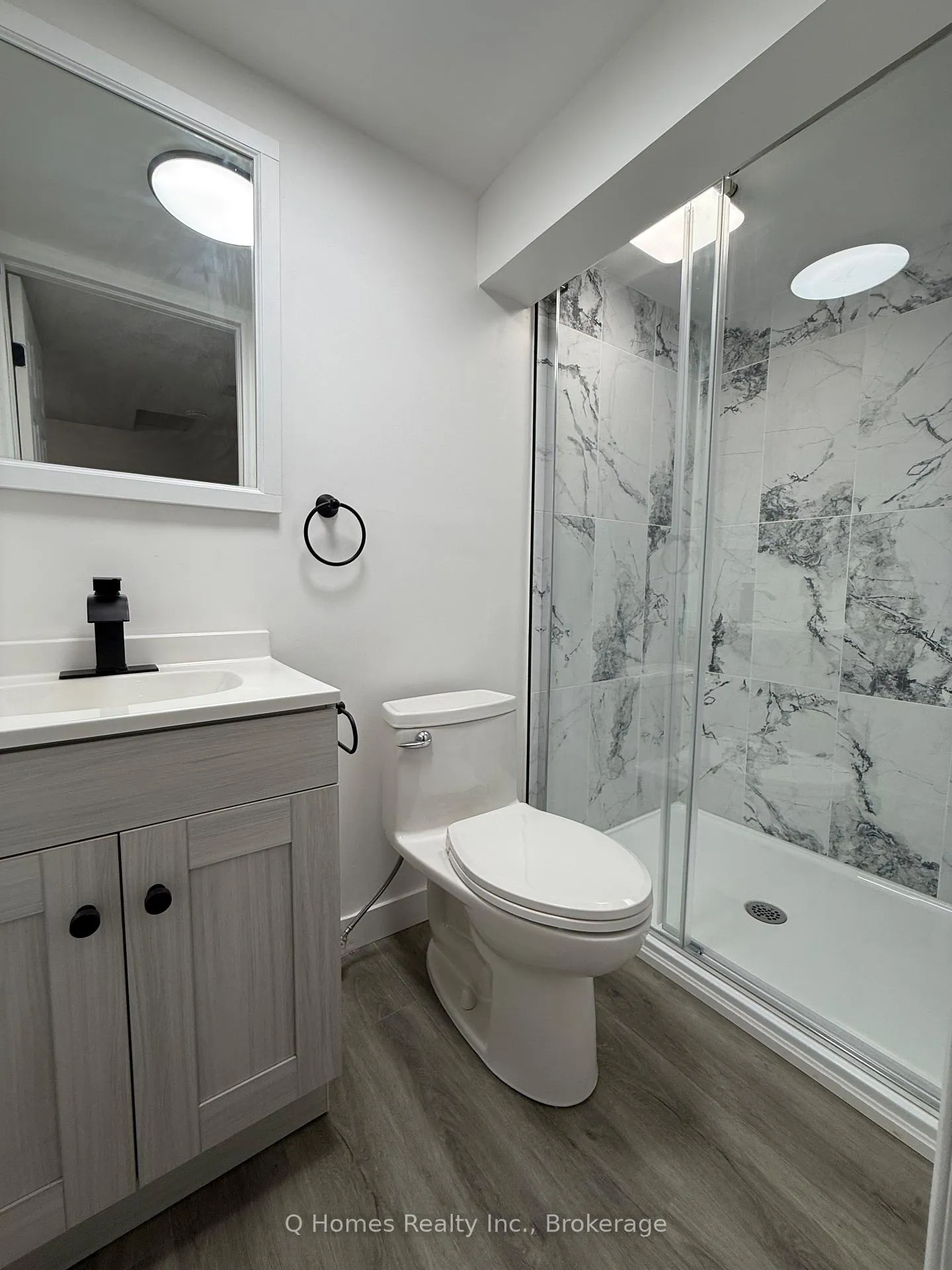 Photo 29 of 316E Bluevale Street N, Waterloo, Lincoln Heights — HOMEH