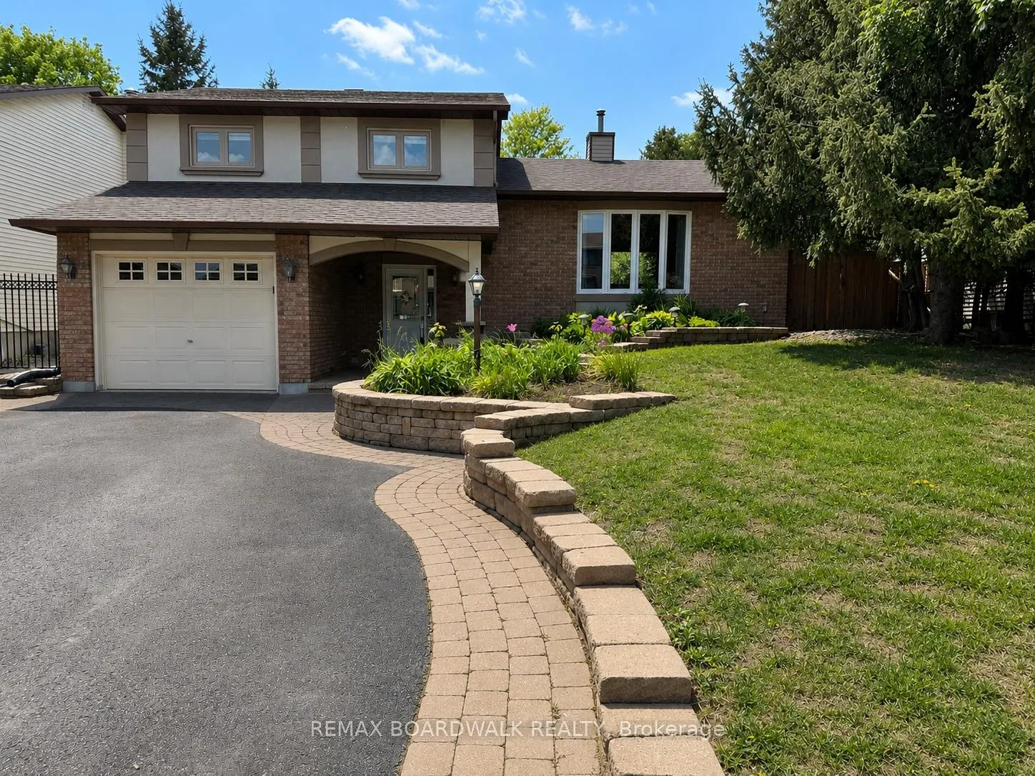 Photo 1 of 22 Bartley Crescent, Ottawa, Barrhaven - On the Green — HOMEH
