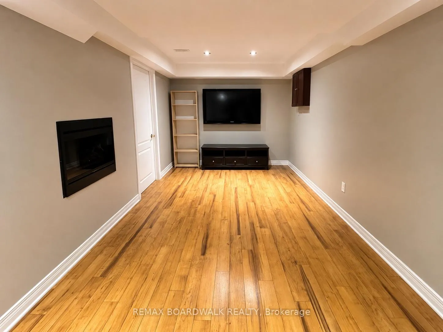Photo 18 of 22 Bartley Crescent, Ottawa, Barrhaven - On the Green — HOMEH