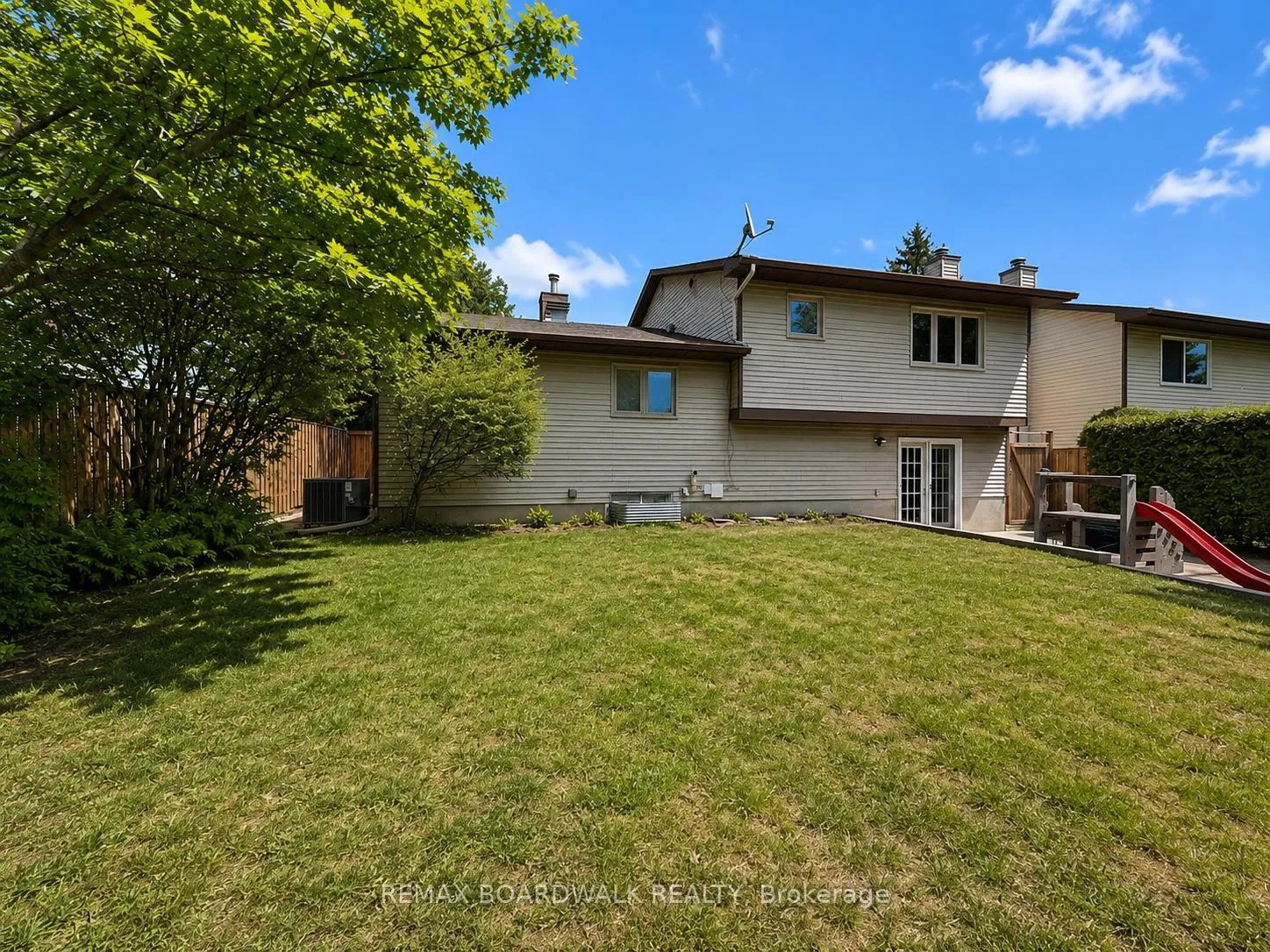 Photo 35 of 22 Bartley Crescent, Ottawa, Barrhaven - On the Green — HOMEH
