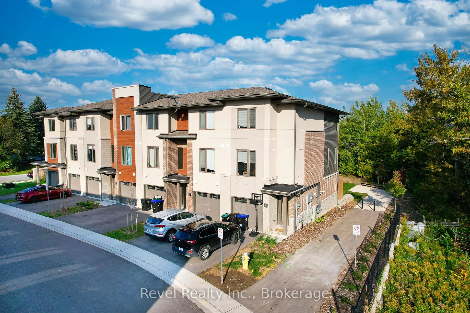 Photo 1 of 14 Winters Crescent, Collingwood — HOMEH