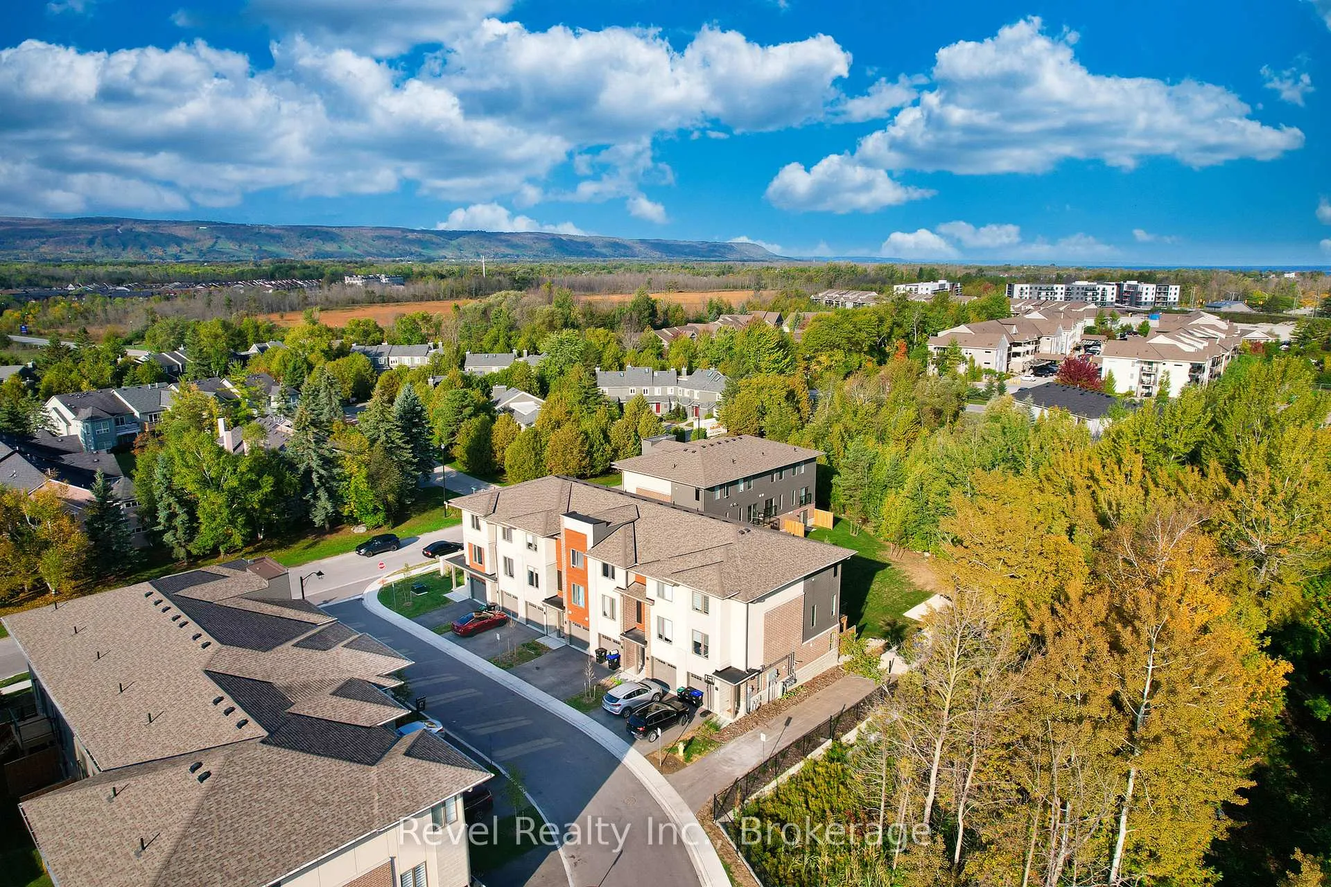 Photo 2 of 14 Winters Crescent, Collingwood — HOMEH