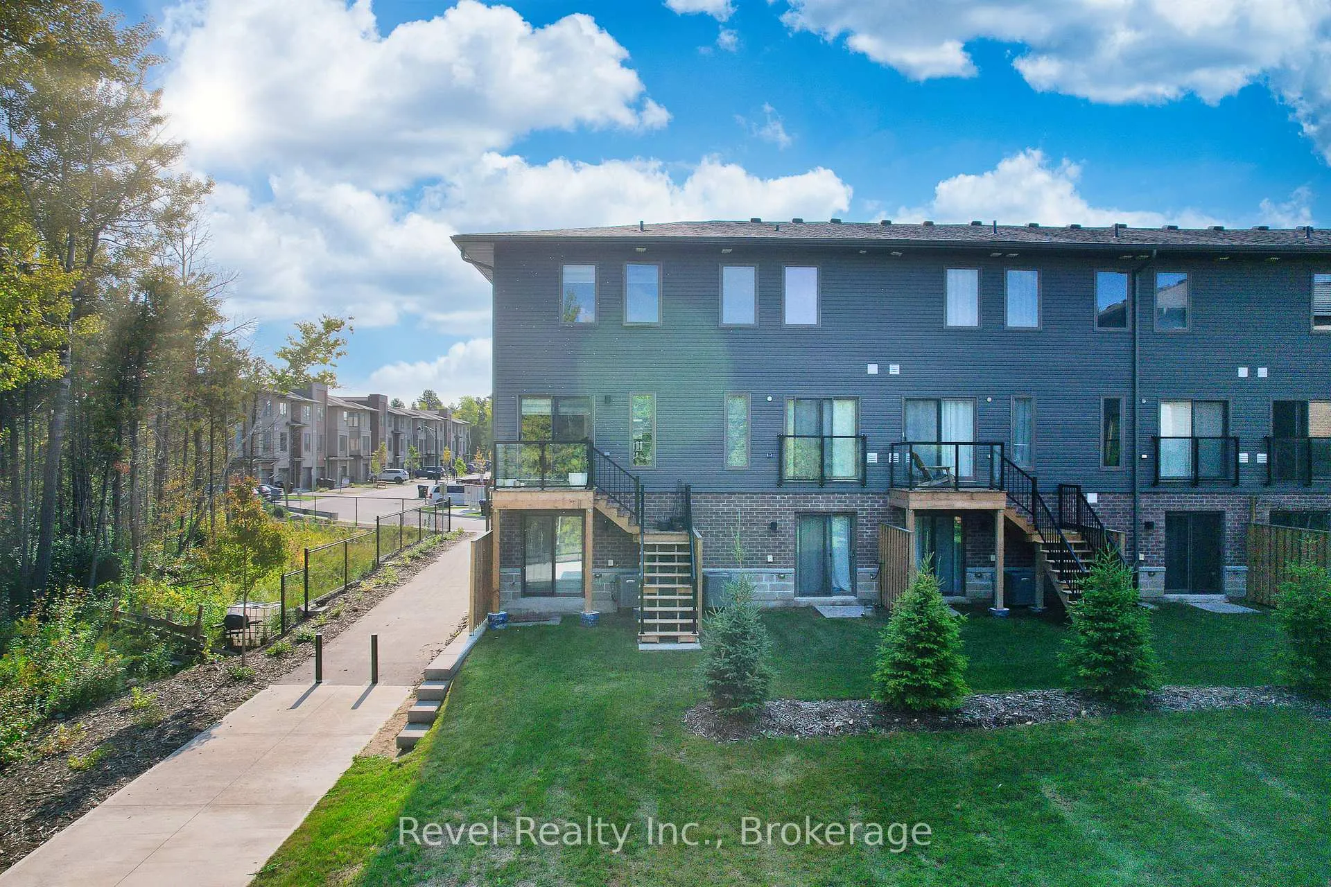 Photo 4 of 14 Winters Crescent, Collingwood — HOMEH