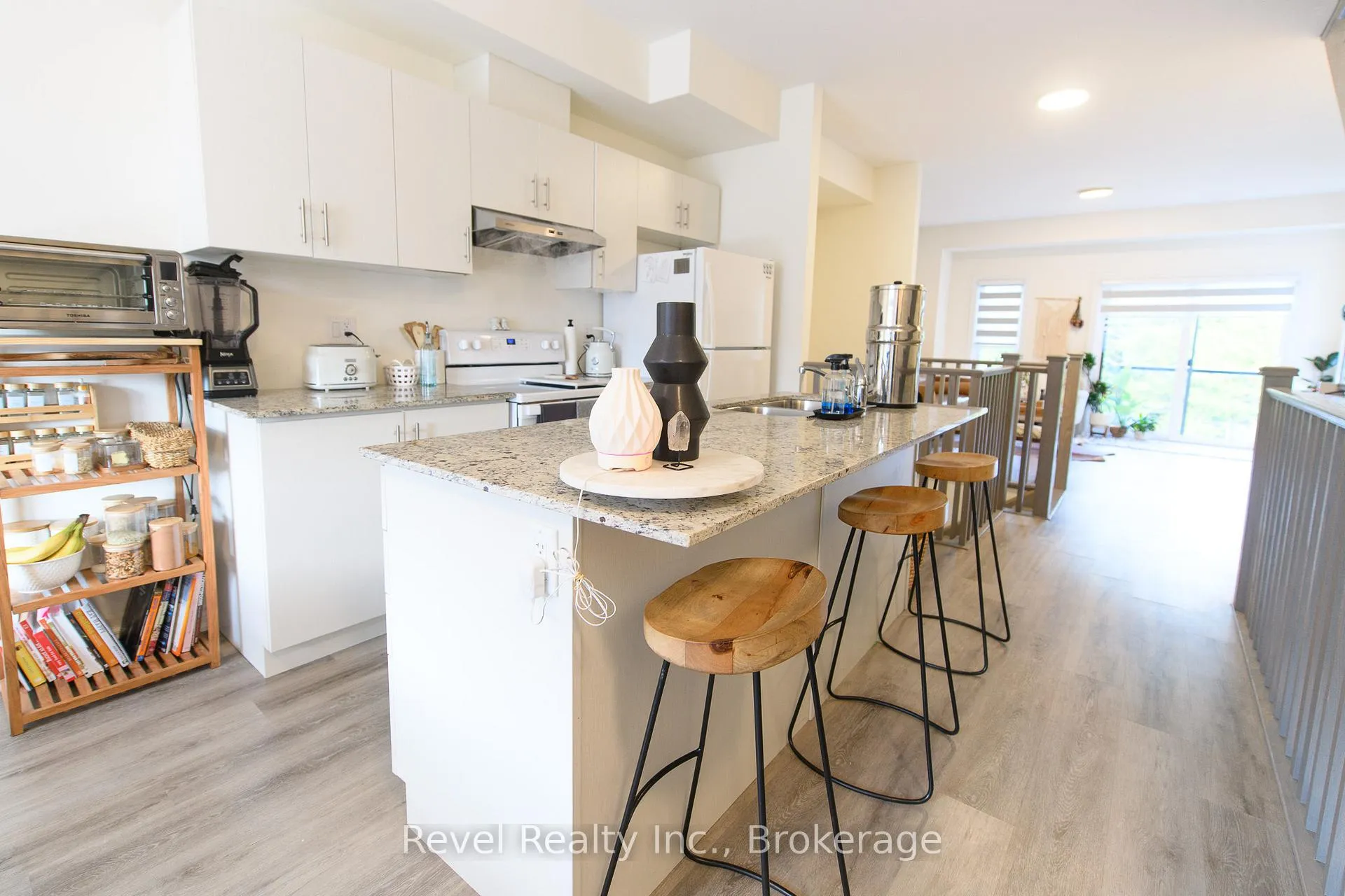 Photo 10 of 14 Winters Crescent, Collingwood — HOMEH