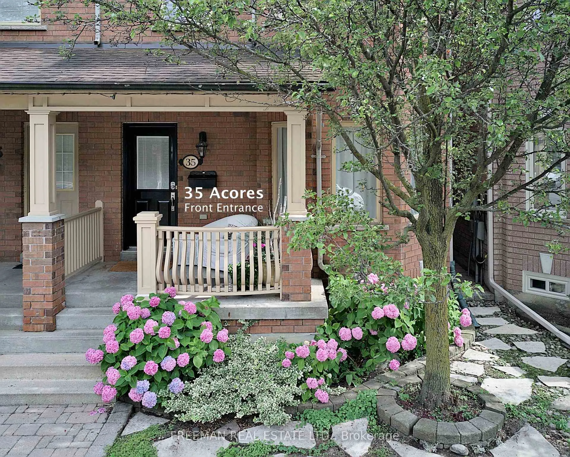Front of 35 Acores Avenue