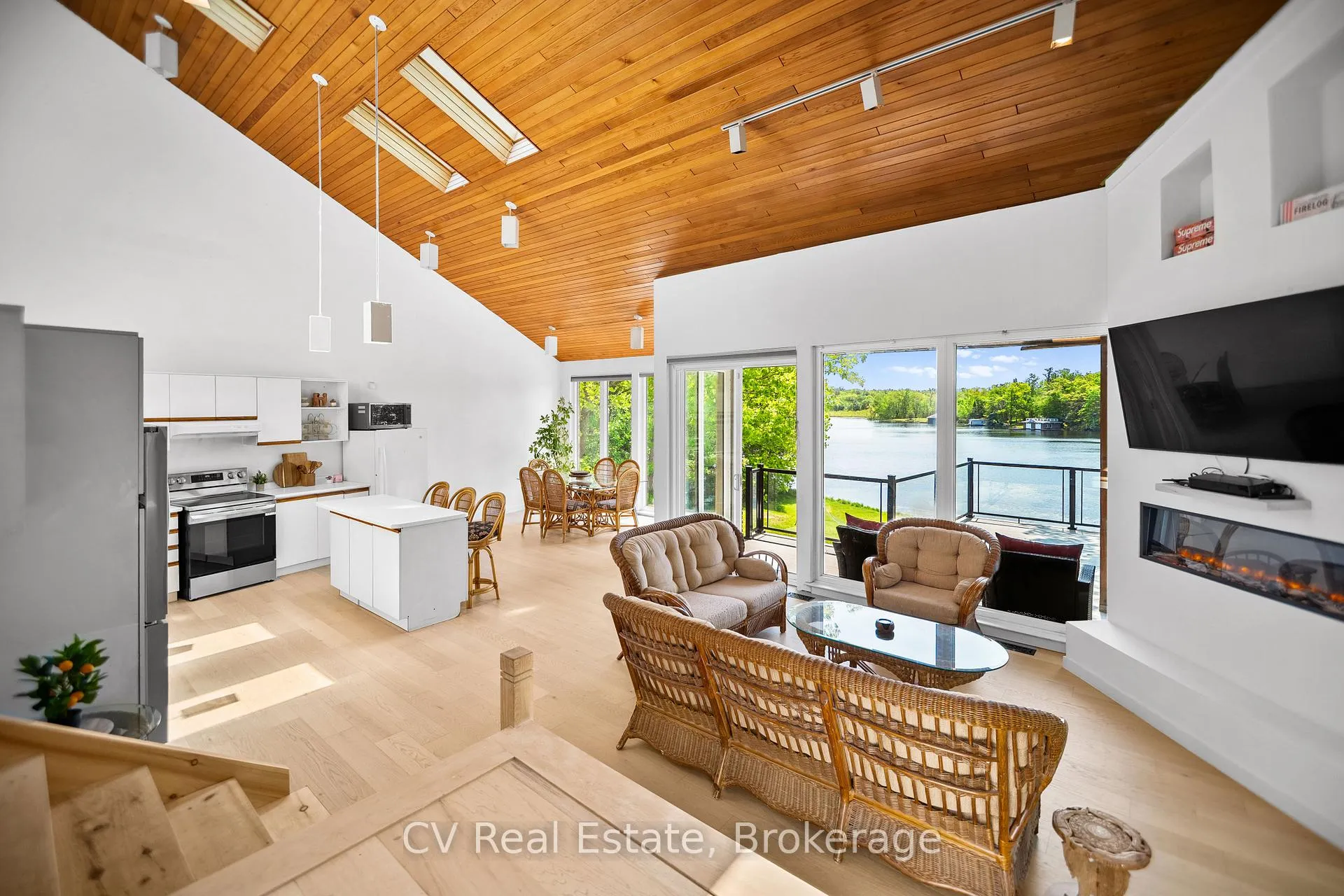 Photo 10 of 1030 S Sunset Bay Rd, Gravenhurst, Muskoka (S) — HOMEH