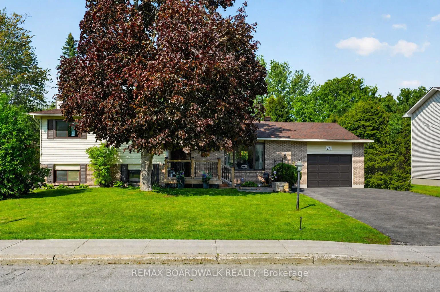 Photo 1 of 24 Fortune Street, Ottawa, Richmond — HOMEH