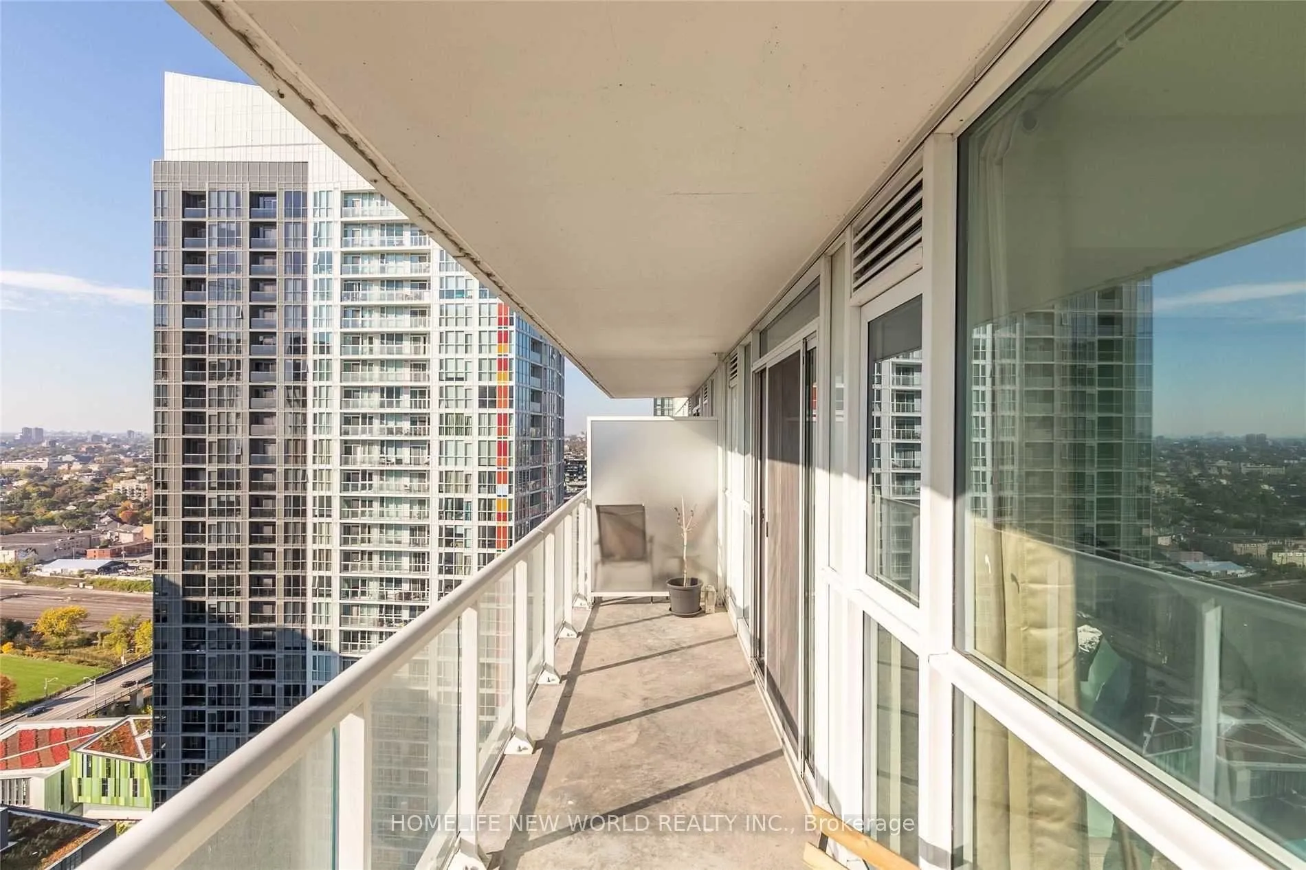 Photo 5 of Unit 3611, 75 Queens Wharf Road, Toronto, Waterfront Communities — HOMEH