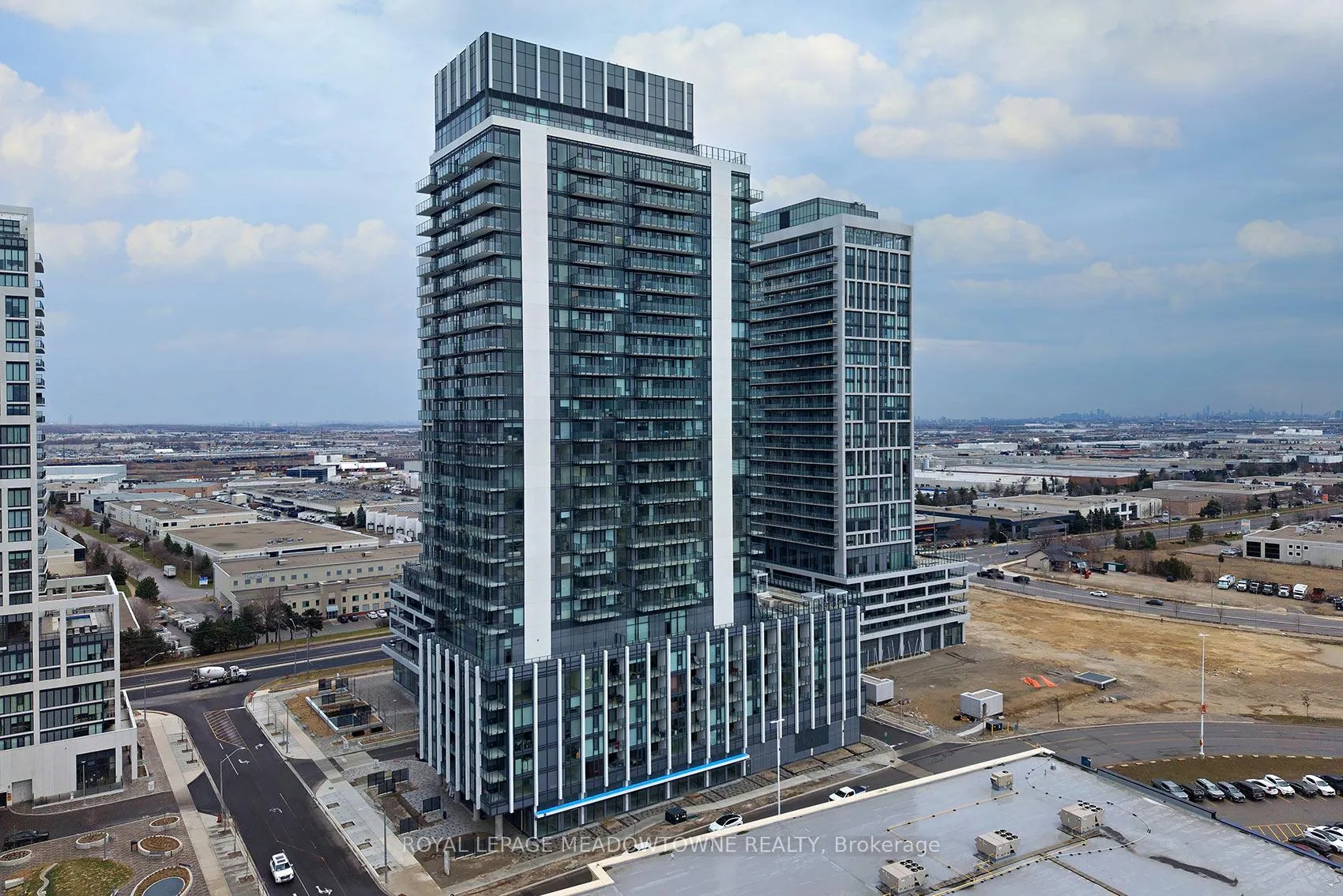 Photo 1 of Unit 1811, 27 Korda Gate, Vaughan, Vellore Village — HOMEH