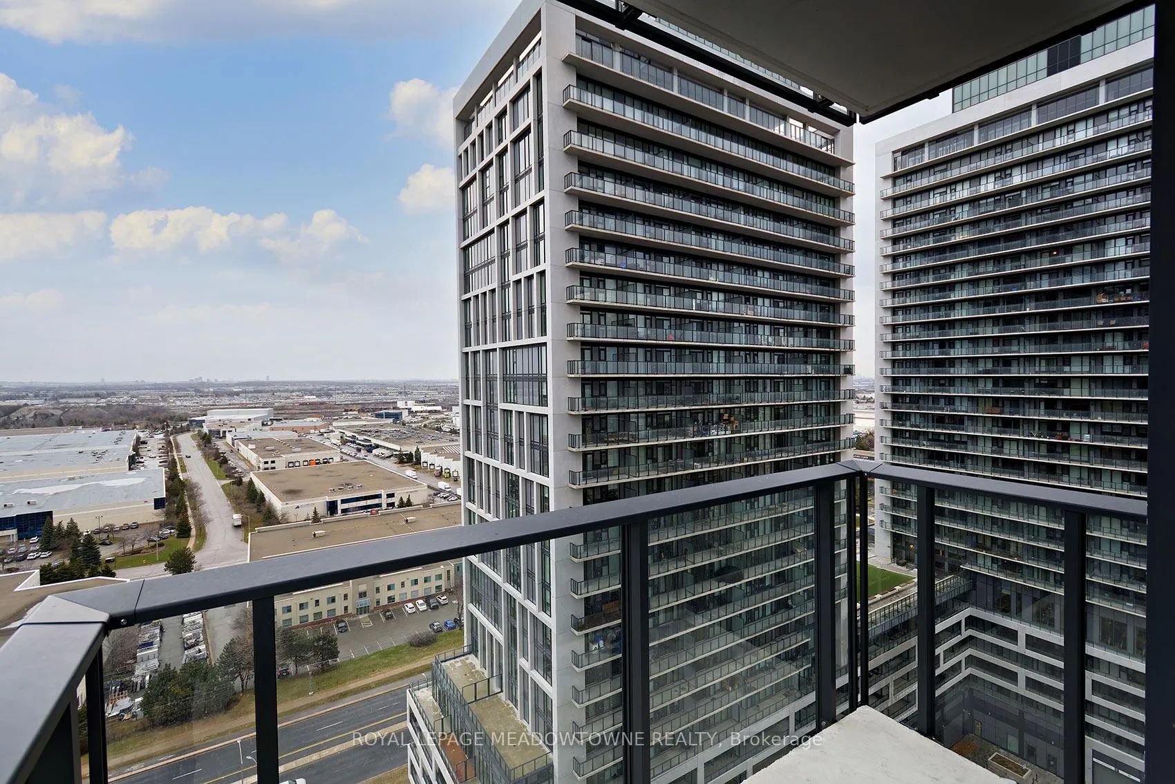 Photo 17 of Unit 1811, 27 Korda Gate, Vaughan, Vellore Village — HOMEH