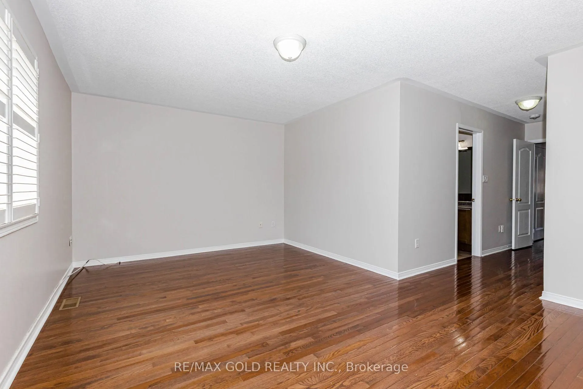 Photo 5 of 10 Palleschi Drive, Brampton, Bram East — HOMEH