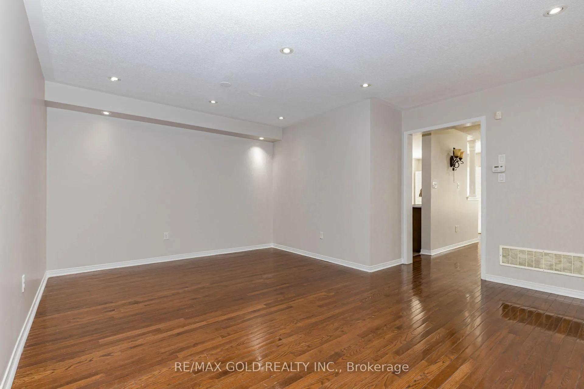 Photo 10 of 10 Palleschi Drive, Brampton, Bram East — HOMEH