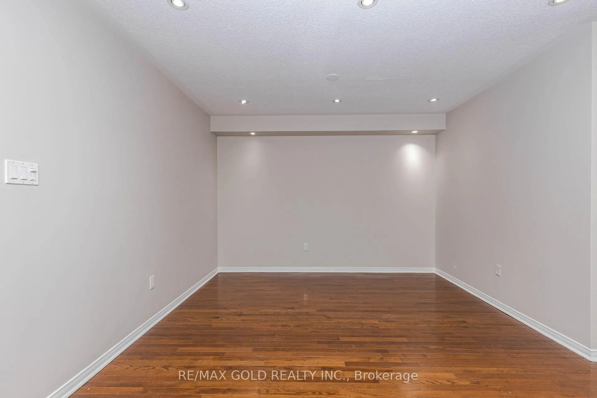 Photo 12 of 10 Palleschi Drive, Brampton, Bram East — HOMEH