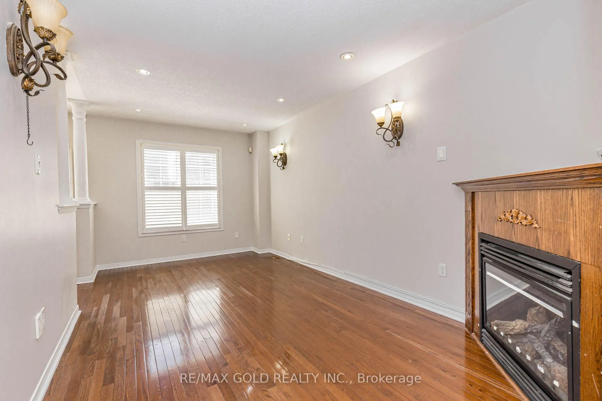 Photo 13 of 10 Palleschi Drive, Brampton, Bram East — HOMEH