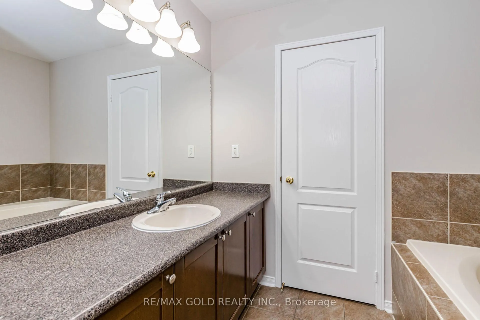 Photo 19 of 10 Palleschi Drive, Brampton, Bram East — HOMEH