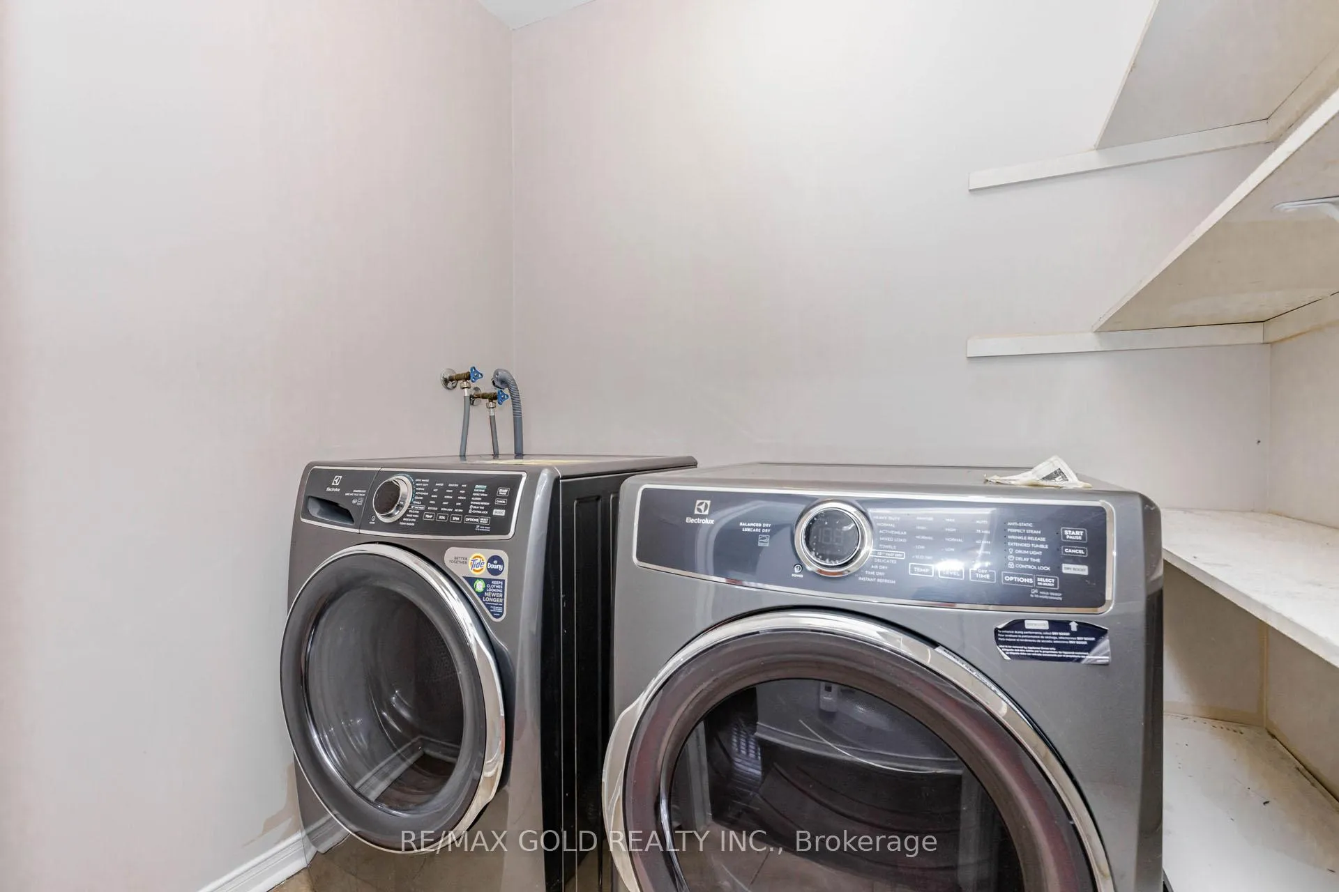 Photo 21 of 10 Palleschi Drive, Brampton, Bram East — HOMEH