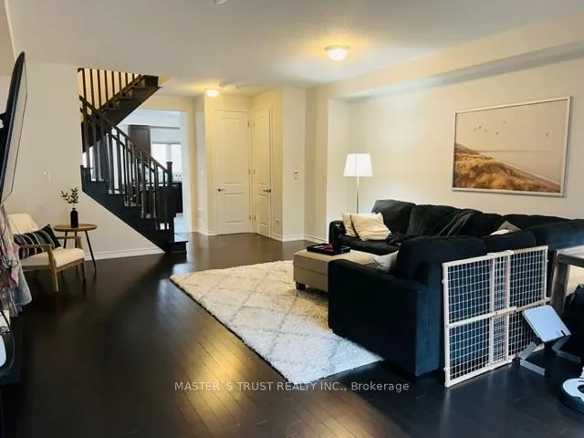 Photo 4 of 68 Gordon Circle, Newmarket, Gorham-College Manor — HOMEH