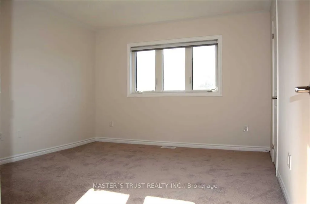 Photo 14 of 68 Gordon Circle, Newmarket, Gorham-College Manor — HOMEH