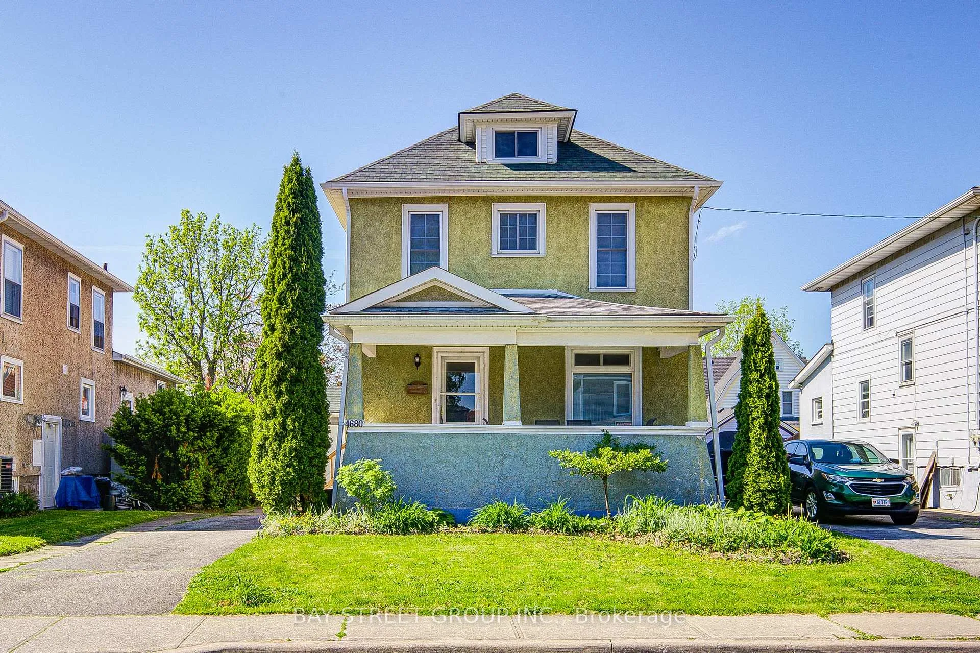Front of 4680 Eastwood Crescent