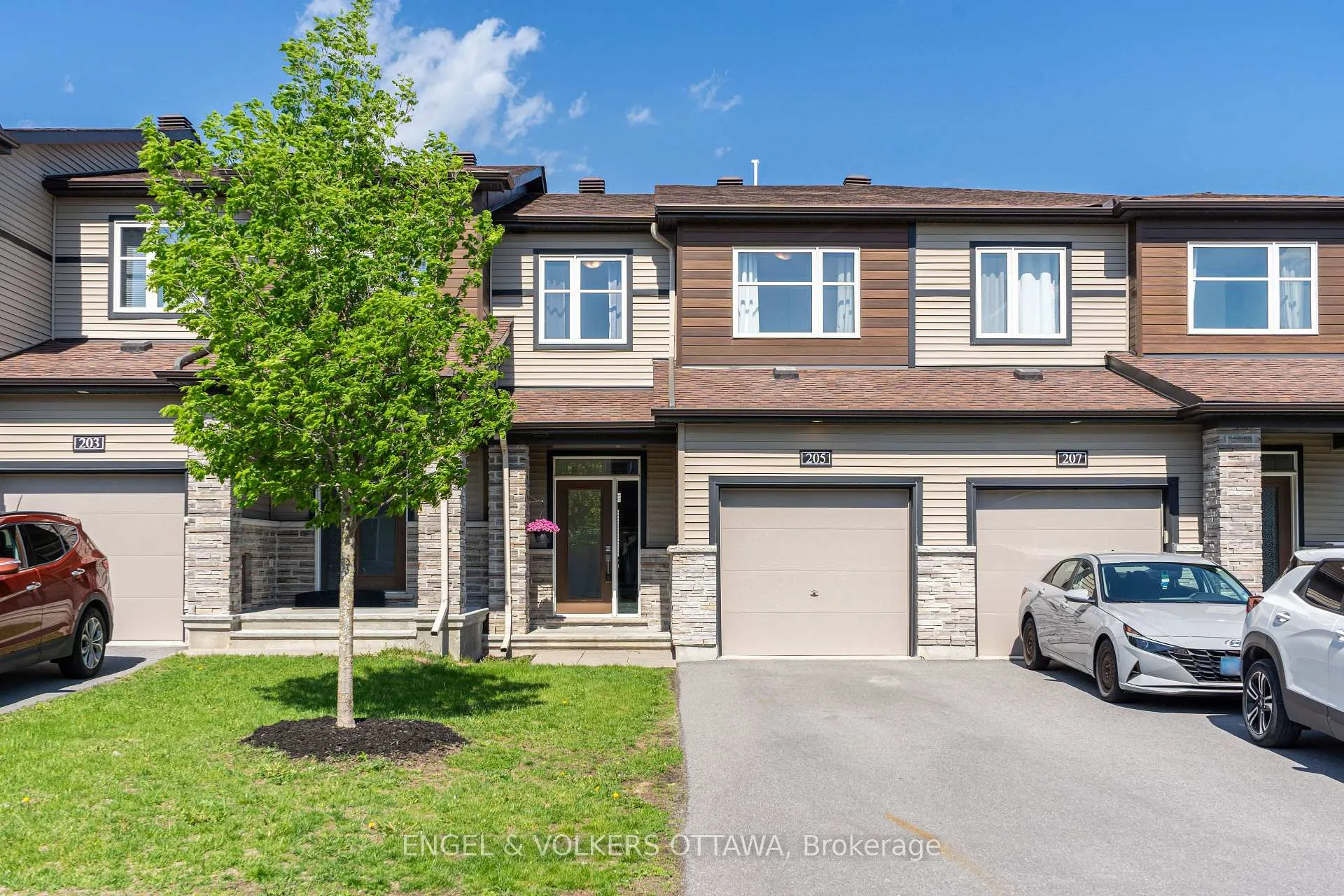 Photo 1 of 205 Geyser Place, Ottawa, Barrhaven - Hearts Desire — HOMEH