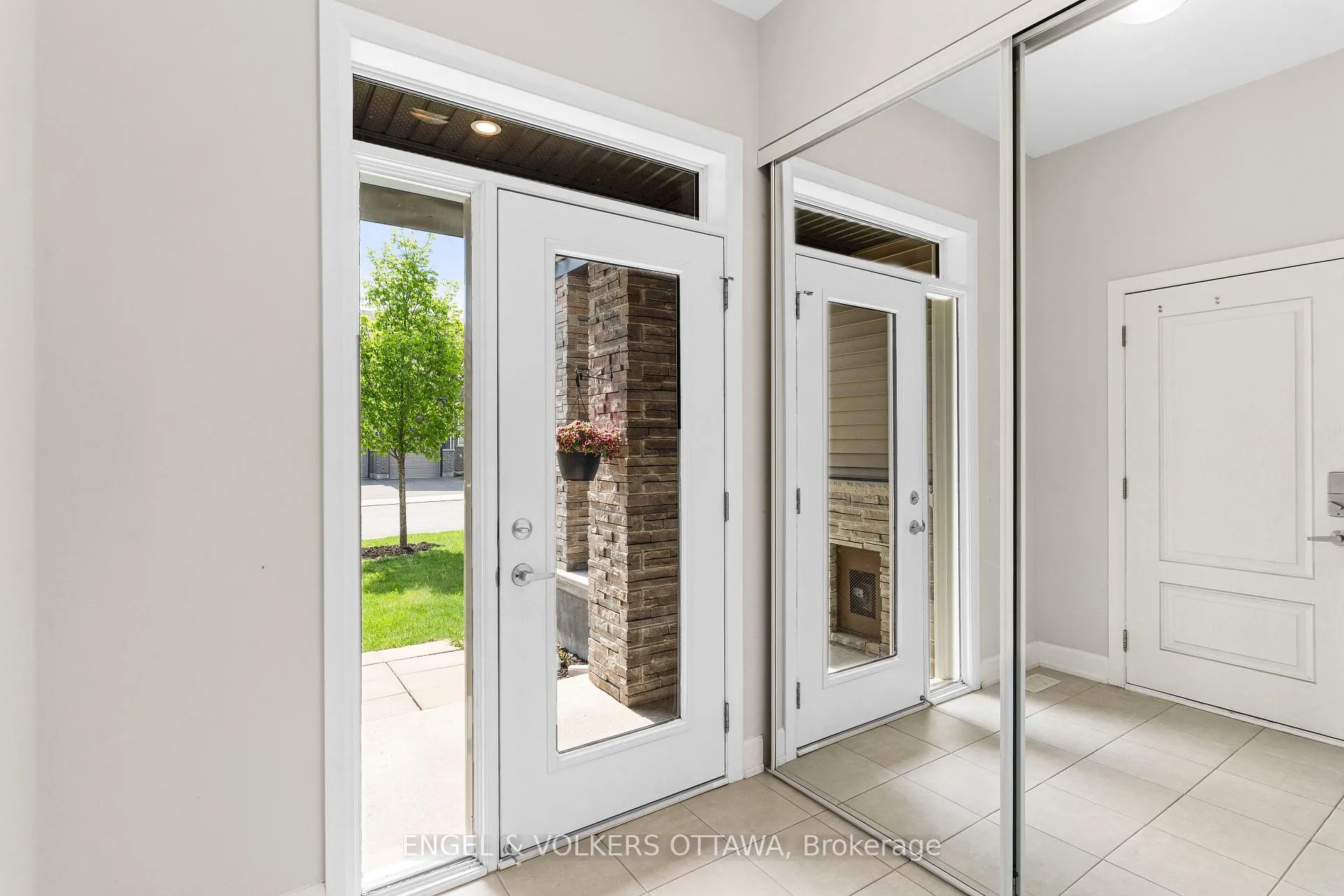 Photo 3 of 205 Geyser Place, Ottawa, Barrhaven - Hearts Desire — HOMEH