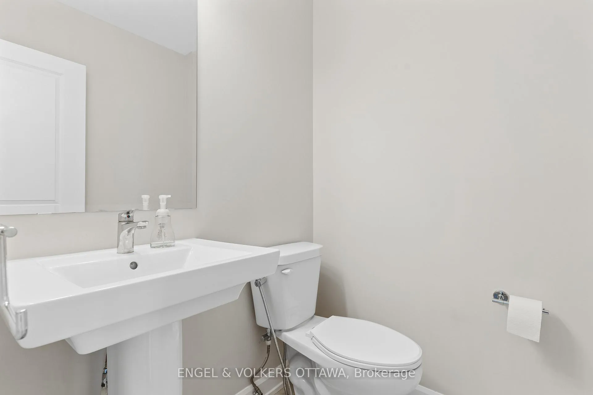 Photo 4 of 205 Geyser Place, Ottawa, Barrhaven - Hearts Desire — HOMEH