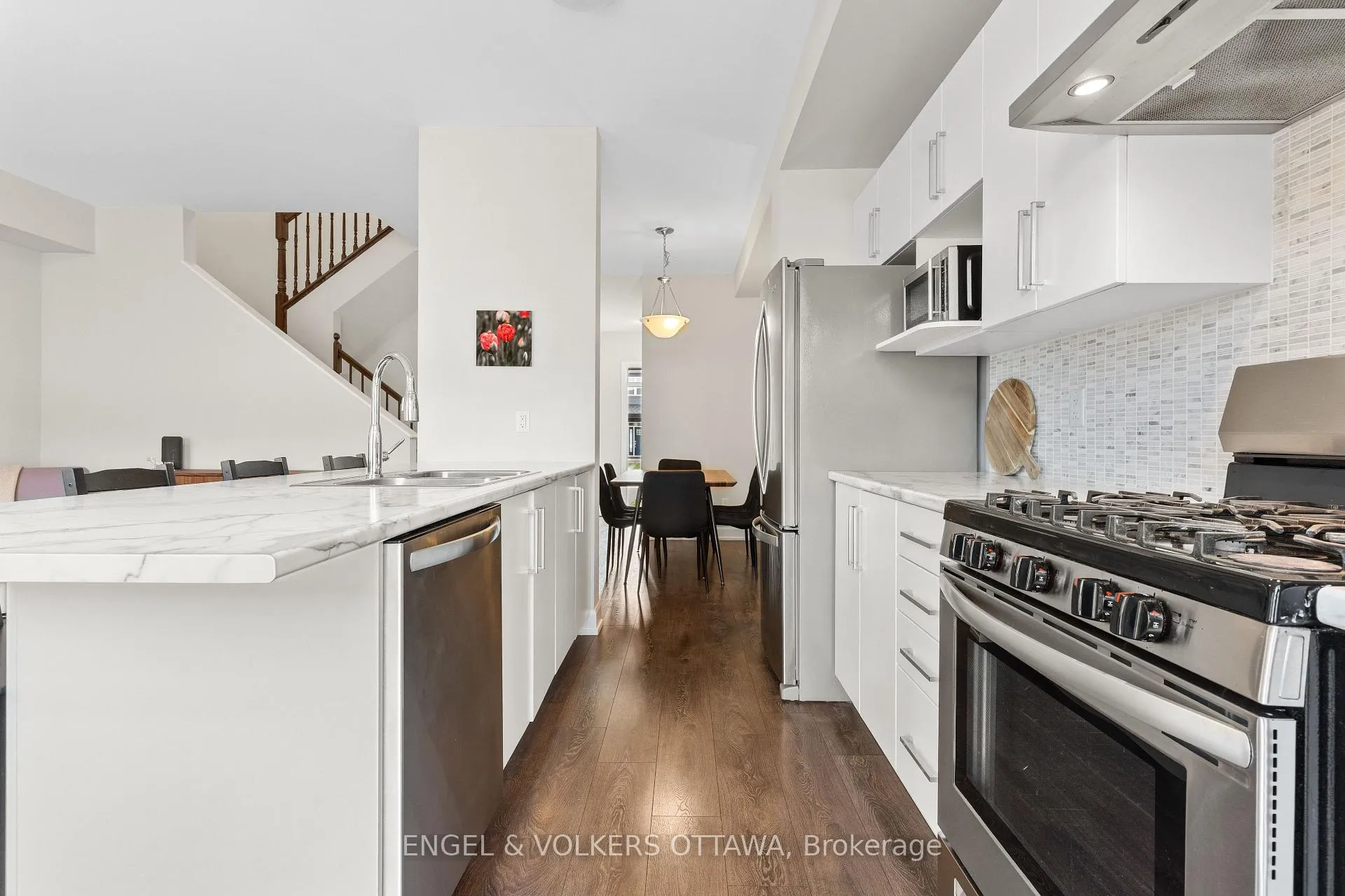 Photo 10 of 205 Geyser Place, Ottawa, Barrhaven - Hearts Desire — HOMEH