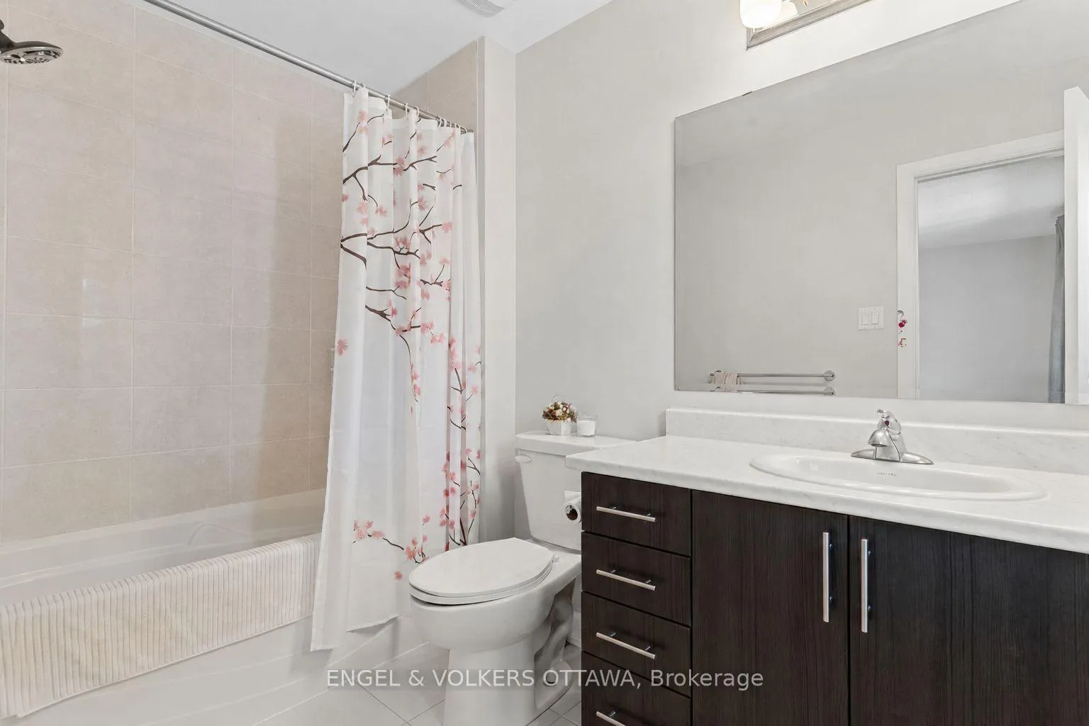Photo 24 of 205 Geyser Place, Ottawa, Barrhaven - Hearts Desire — HOMEH