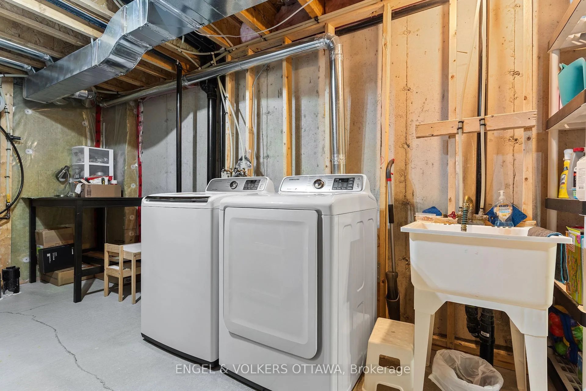 Photo 34 of 205 Geyser Place, Ottawa, Barrhaven - Hearts Desire — HOMEH