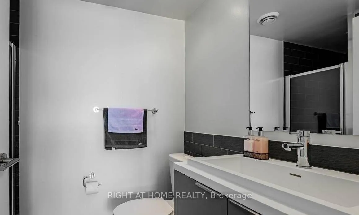 Photo 5 of Unit 1604, 6 Sonic Way, Toronto, Flemingdon Park — HOMEH