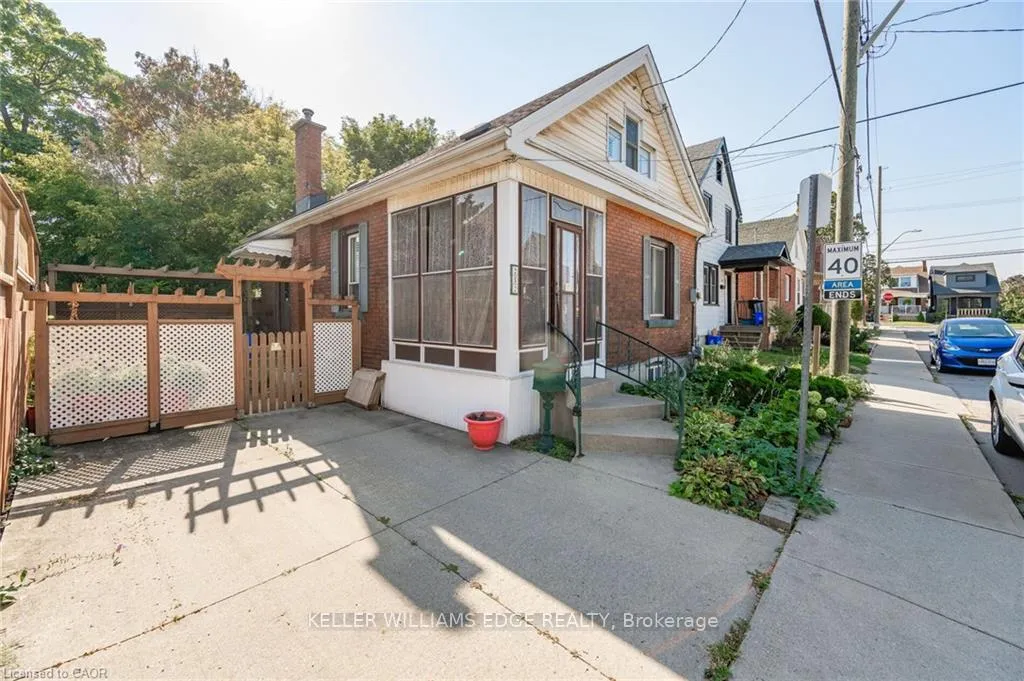 Photo 2 of 252 Beechwood Avenue, Hamilton, Crown Point — HOMEH