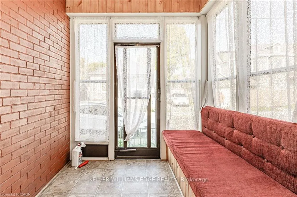 Photo 6 of 252 Beechwood Avenue, Hamilton, Crown Point — HOMEH